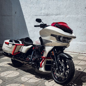 Road Glide (2025) White CVO